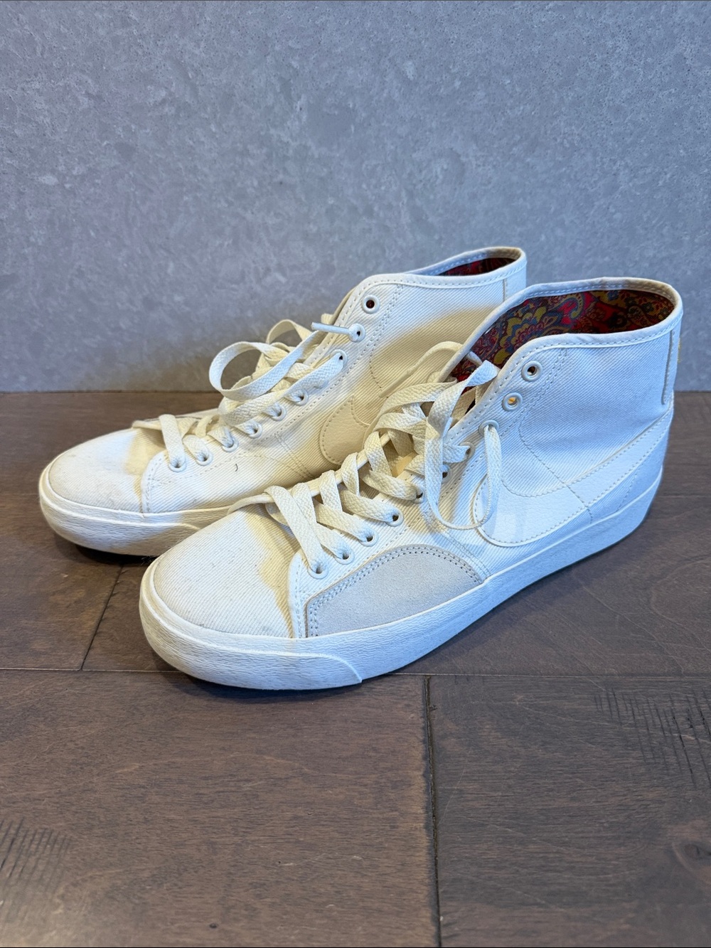 Nike Men's White High-Top Canvas Sneakers with Subtle Paisley Lining